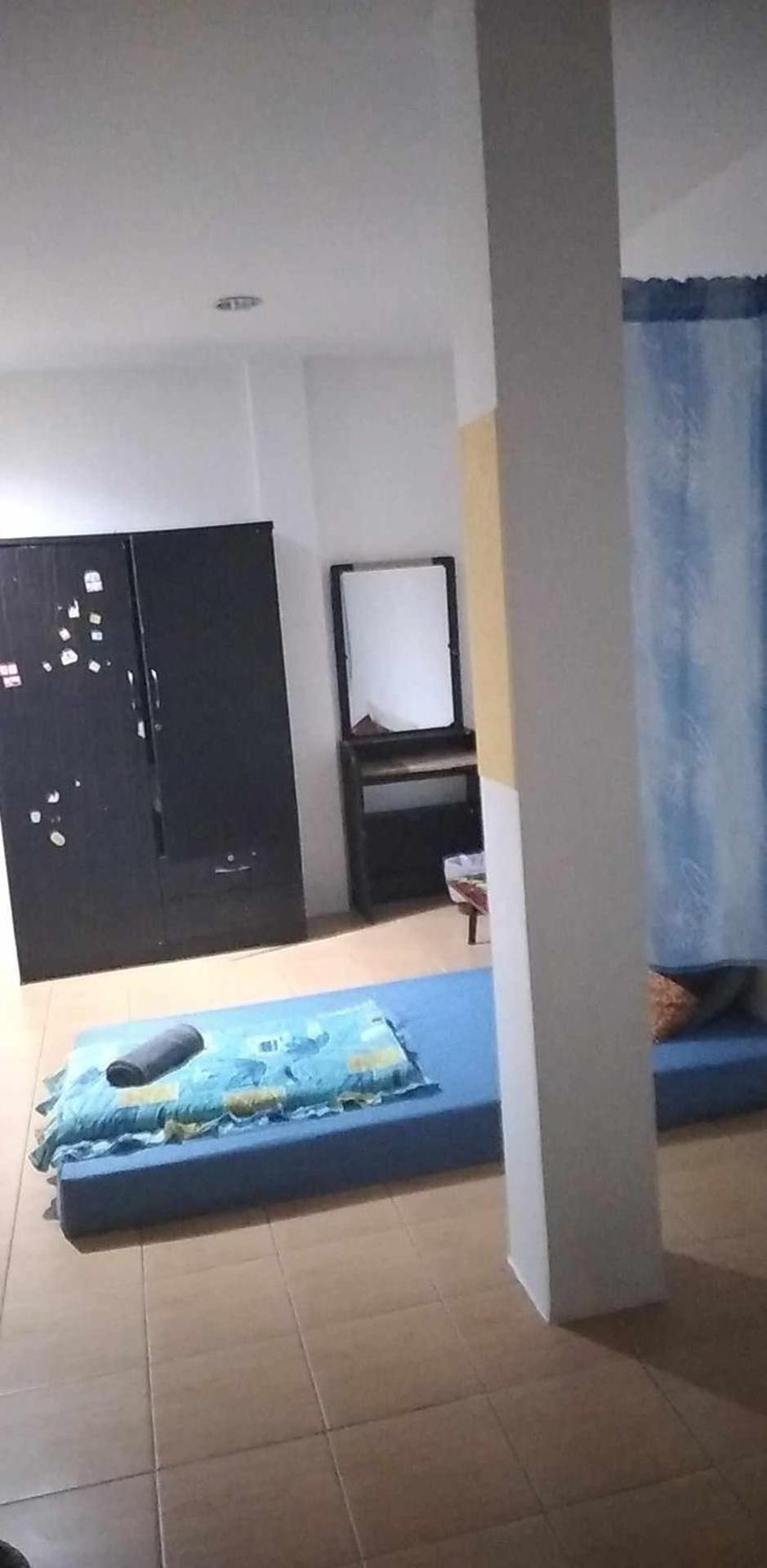 Hotel J&E à Nong Prue Extérieur photo