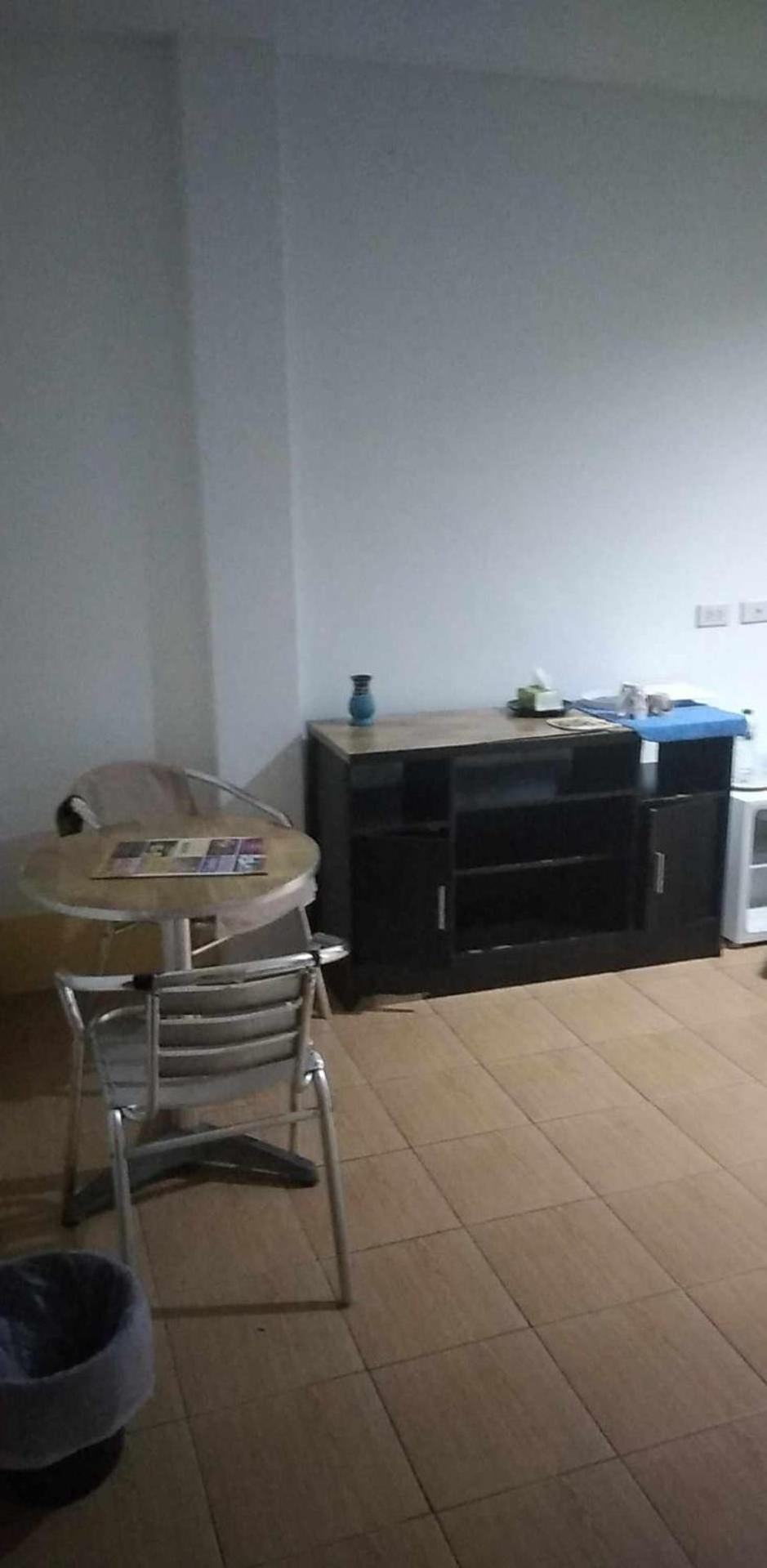 Hotel J&E à Nong Prue Extérieur photo